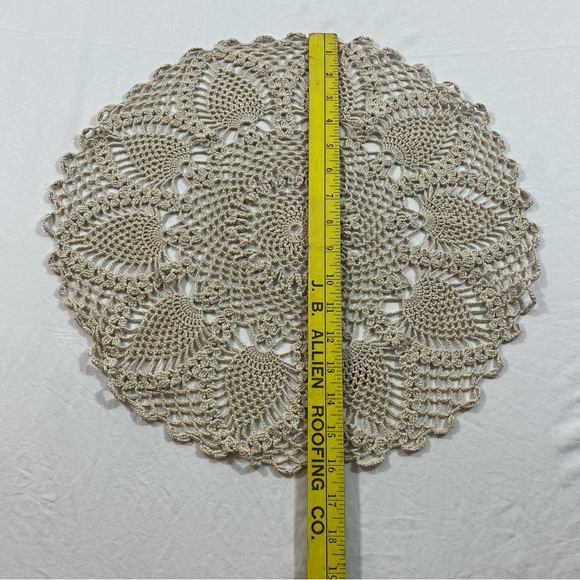 Doily Handmade Boho vintage Crochet Doily Table Cloth Round scalloped Grandma - Picture 6 of 10